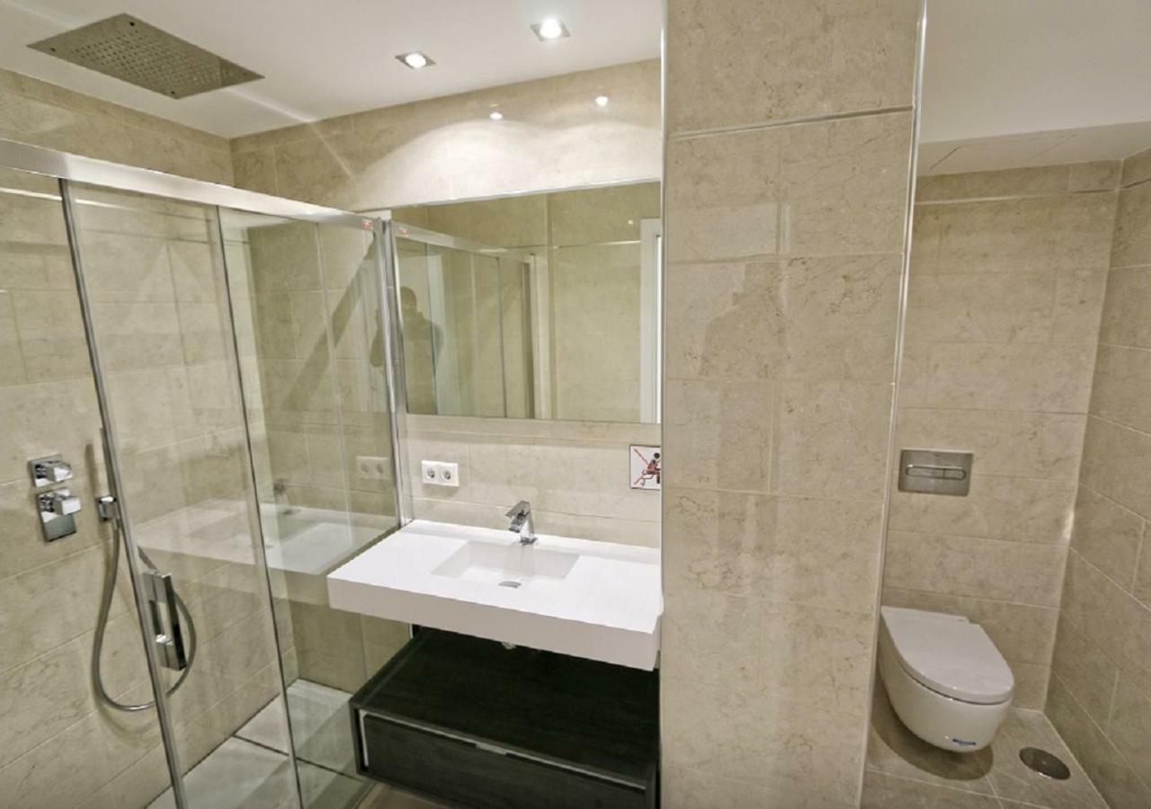 Beachfront Luxury Residence, Playas Del Duque, Puerto Banus, ماربيا المظهر الخارجي الصورة